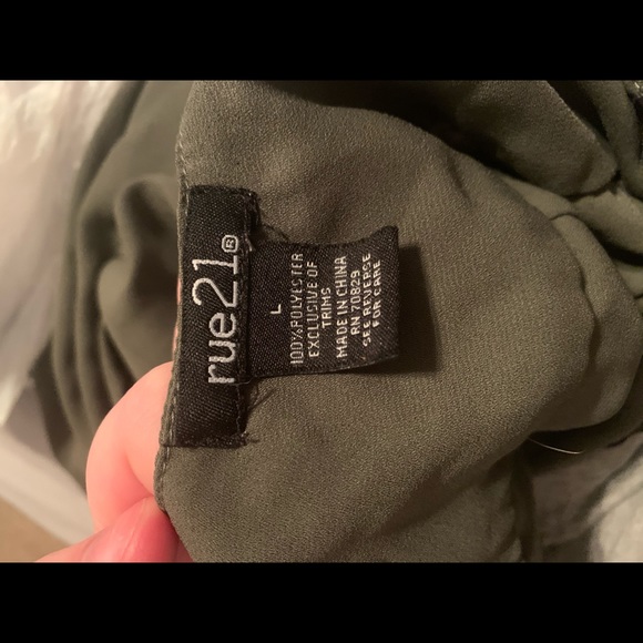 Rue21 Womens blouse - Picture 3 of 3